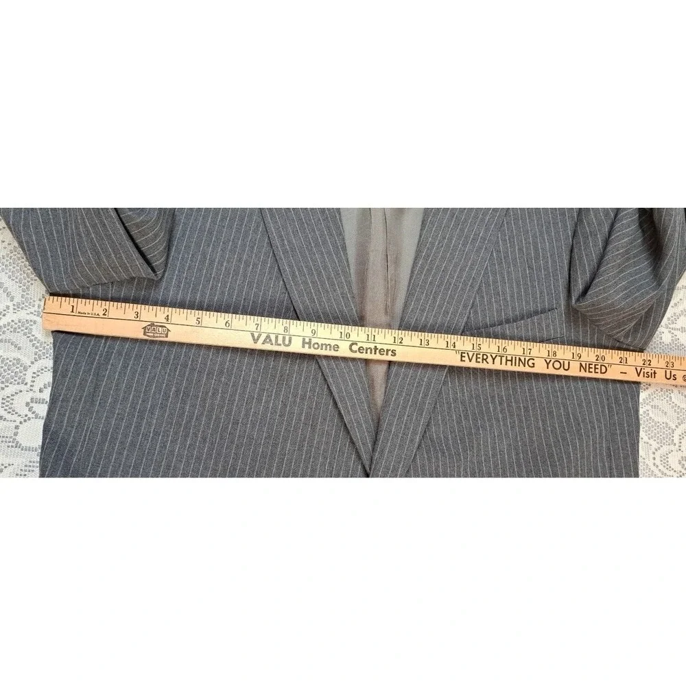 Levi's Sport Coat Men's 44R‎ Menswear Action Jacket Gray Pinstripe Pre-owned